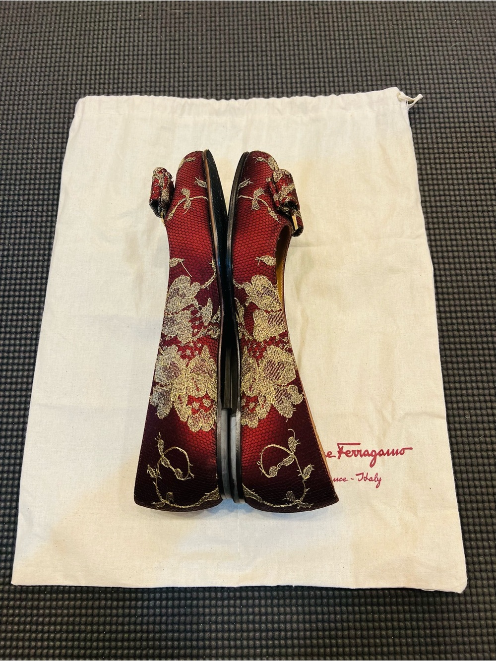 Salvatore Ferragamo Burgundy and Gold Embroidered Vara Bow Flats Size 6 - Picture 3 of 6
